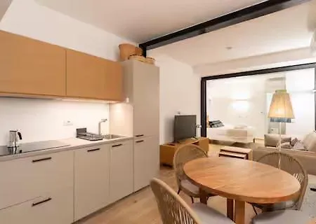 Mac Mahon D Apartmán